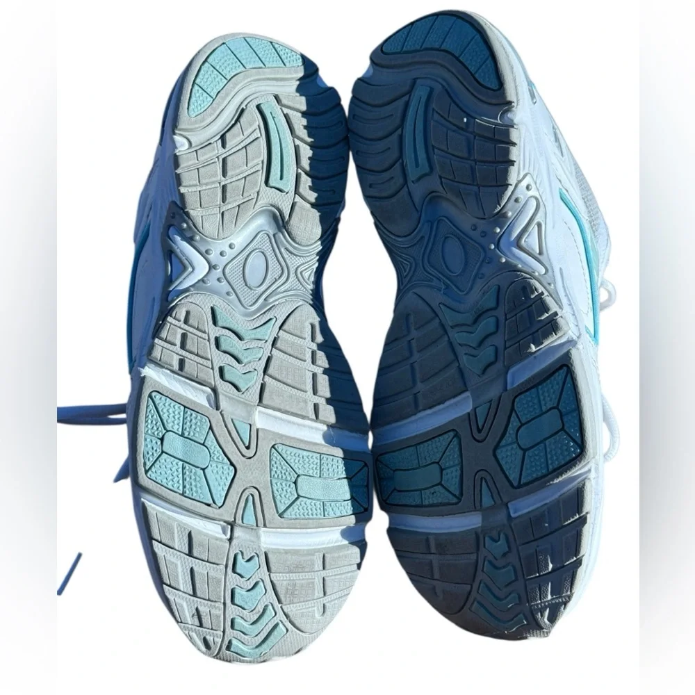 Vionic Women's Walker Casual Walking Sneakers White with‎ Light Blue Sz 7.5